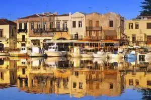 Livadi Apartments, Плакиас