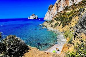 House With 3 Bedrooms in Golfo Aranci, With Wonderful sea View and Furnished Terrace Near the Beach, Гольфо-Аранчи