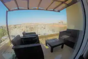 Camelot Apartment, Протарас