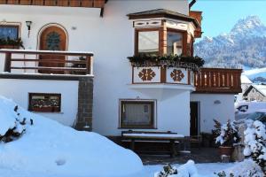 Apartment 4 Holiday - Apartment Everest Bruno, Сельва-ди-Валь-Гардена