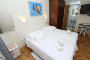 Room Roma, Ровинь