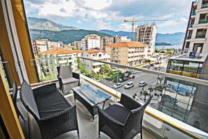 Sea Breeze Lux Apartments, Будва