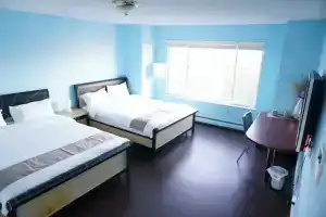 Vancouver-Beijing Bed & Breakfast, Ричмонд