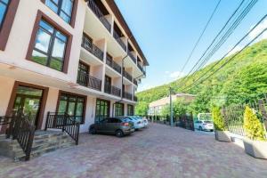 Deluxe Apartment, Эсто-Садок