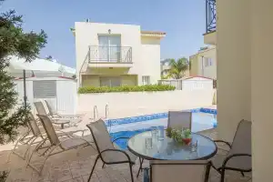 Cyprus Villa Near the Beach, Paralimni Villa 1198, Паралимни