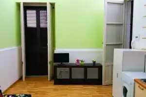 Apartment Happy, Катания