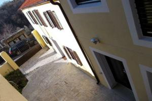 276 Cattinara, Триест
