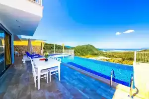 Villa Nueva, Калкан