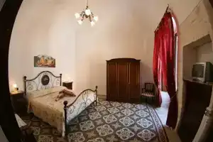 L'Angolo Antico, Кастеллана-Гротте