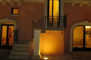 Corte Roma, Казарано
