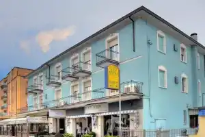 T Hotel, Римини