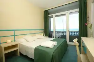 La Scogliera Hotel Bed & Breakfast‎, Сестри-Леванте