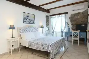 Coastal Studio, Чефалу