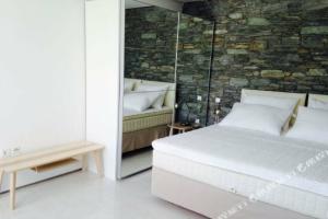 A - Luxury Villas, Пломарион