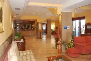 Hotel Piedra, Хихон