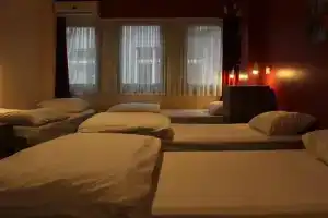 Twins Rooms Hostel, Стамбул