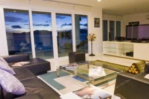 Beach front home in Phuket, Панва