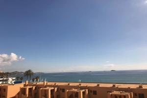 Ibiza White Aparts, Платжа ден Босса
