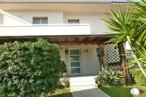 Casa Martina, Марина ди Рагуза