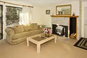 Bigwood 63 Cozy Mountain Home, Маммот-Лейкс