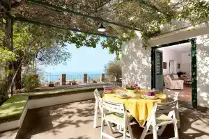 Villa Teresa, Масса Лубрензе