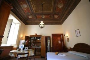Villa Teresa, Порто-Аццурро