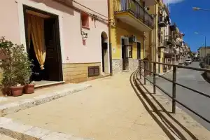 Casa Canzoneri, Санта-Флавия