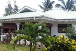 Coco Bay Guest House, остров Праслин