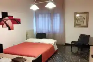Maipiusenza House, Монополи
