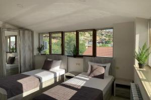 Hotel «Menua», Ереван