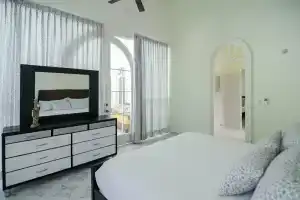 Villa Tennis, Кабарете