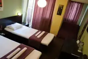 4 Rooms Apartments, Ниш