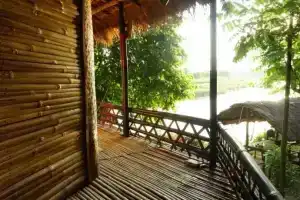 Happy Lemon Tree Lodge, Саураха
