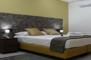 Royalty Rooms & SPA, Неаполь
