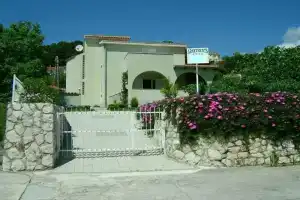 Zdene - With Parking - A1, Раб