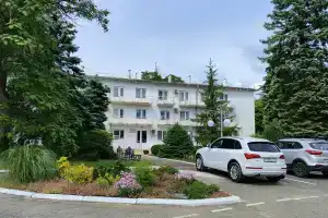 Гостиница «Лунная», Новомихайловский