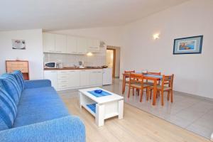 Apartment 719, Štinjan