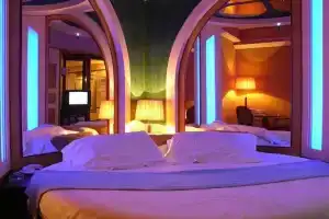 Motel Miami, Сеграте