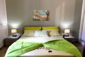 Wish Rooms, Лечче