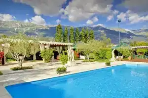 Santacroce Hotel Meeting, Сульмона