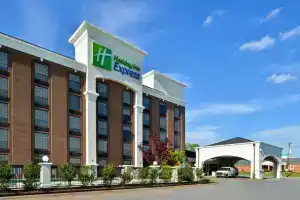 Holiday Inn Express Winston-Salem Medical Center Area, Уинстон-Салем