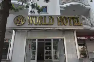 Ny World Hotel