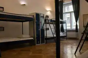 The Clock Inn, Прага