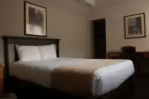 Ywca Banff Hotel, Банфф