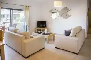 B05 - Luxury Central 2 bed with SPA by DreamAlgarve, Лагуш