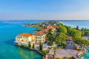Borgo Degli Ulivi 800m From Lake, Тосколано-Мадерно
