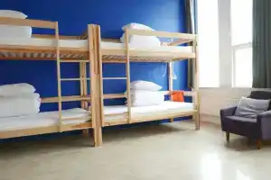 Snotra House, Хедла