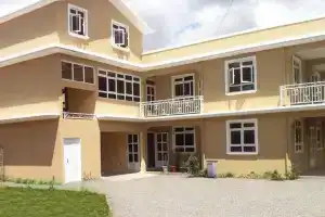 L'Ile Maurice Hostel, Катр-Борн