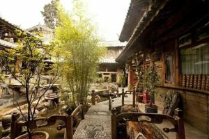 Lijiang Taohuadao Post Inn, Лицзян