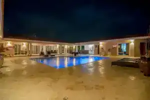 Villa with 4 Master Bedrooms w En-suite Bathrooms, Сосуа